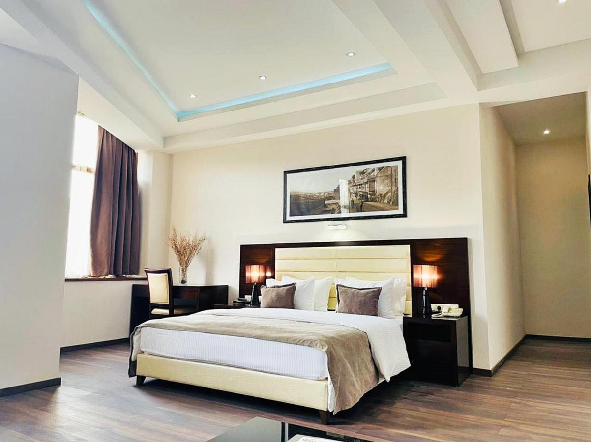 Hotel Orion Tbilisi Buitenkant foto