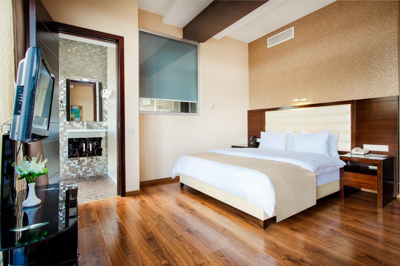 Hotel Orion Tbilisi Buitenkant foto